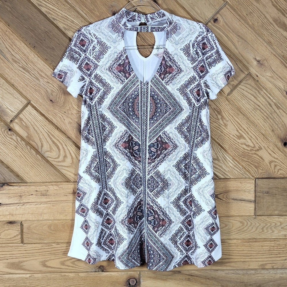 Blu Pepper Mini Dress Womens Large Choker Neck Keyhole Geometric Print White
